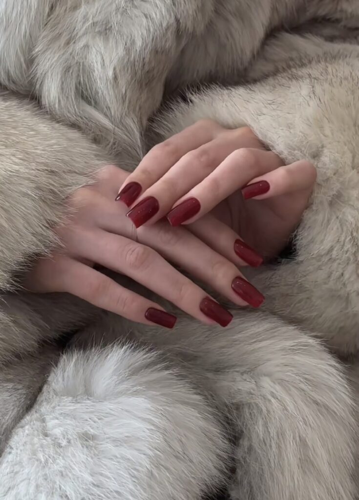 mob wife manicure ideas