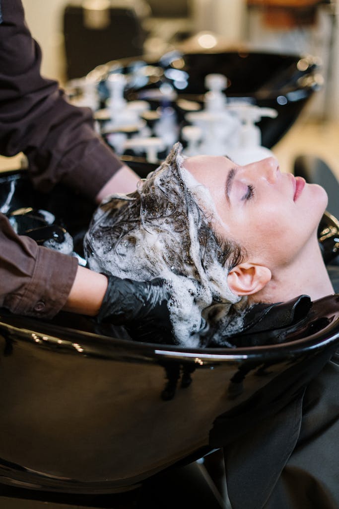 5 Major Scientific Reasons You Shouldn’t Be Washing Your Hair Everyday