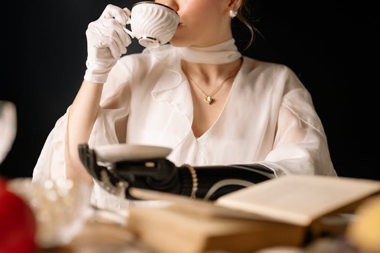 10 Reasons So Many Americans Are Obsessed With The UK (And Probably Need A Cup Of Tea)