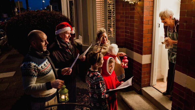 6 Holiday Traditions That Have Quietly Disappeared — And Why We Miss Them