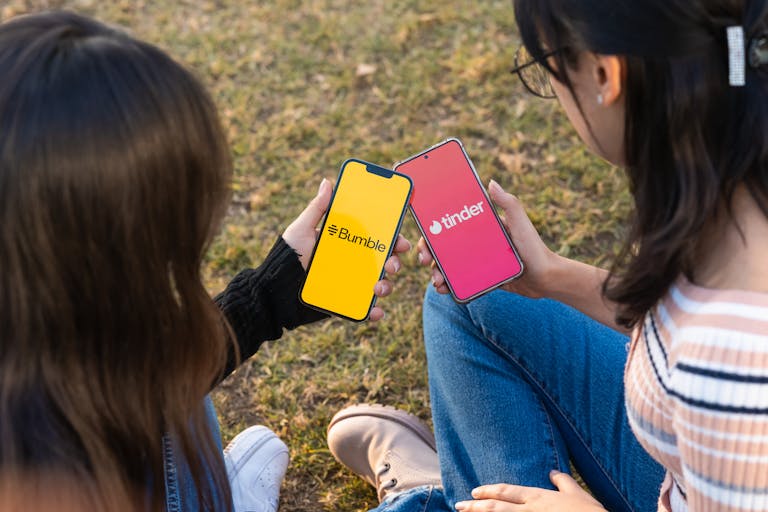 The Real Reason Everyone’s Leaving Dating Apps Behind