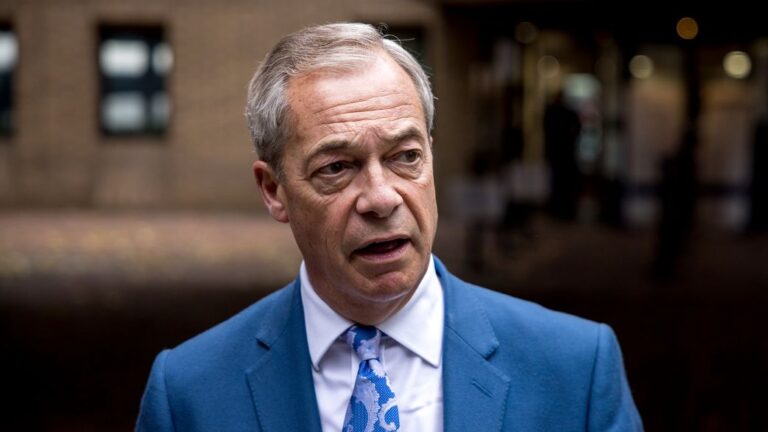 Farage Blasts Government as Channel Crossings Hit Record 40,000